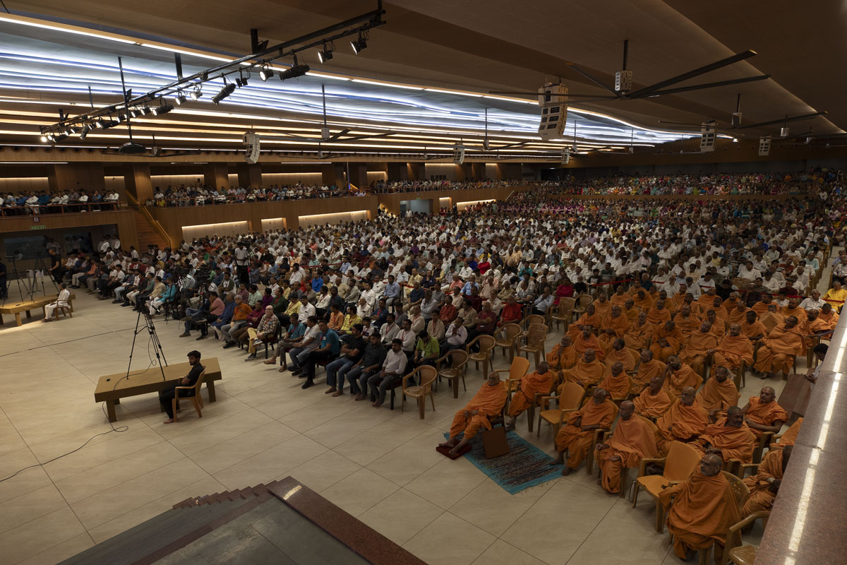 Swamis and devotees during the assembly