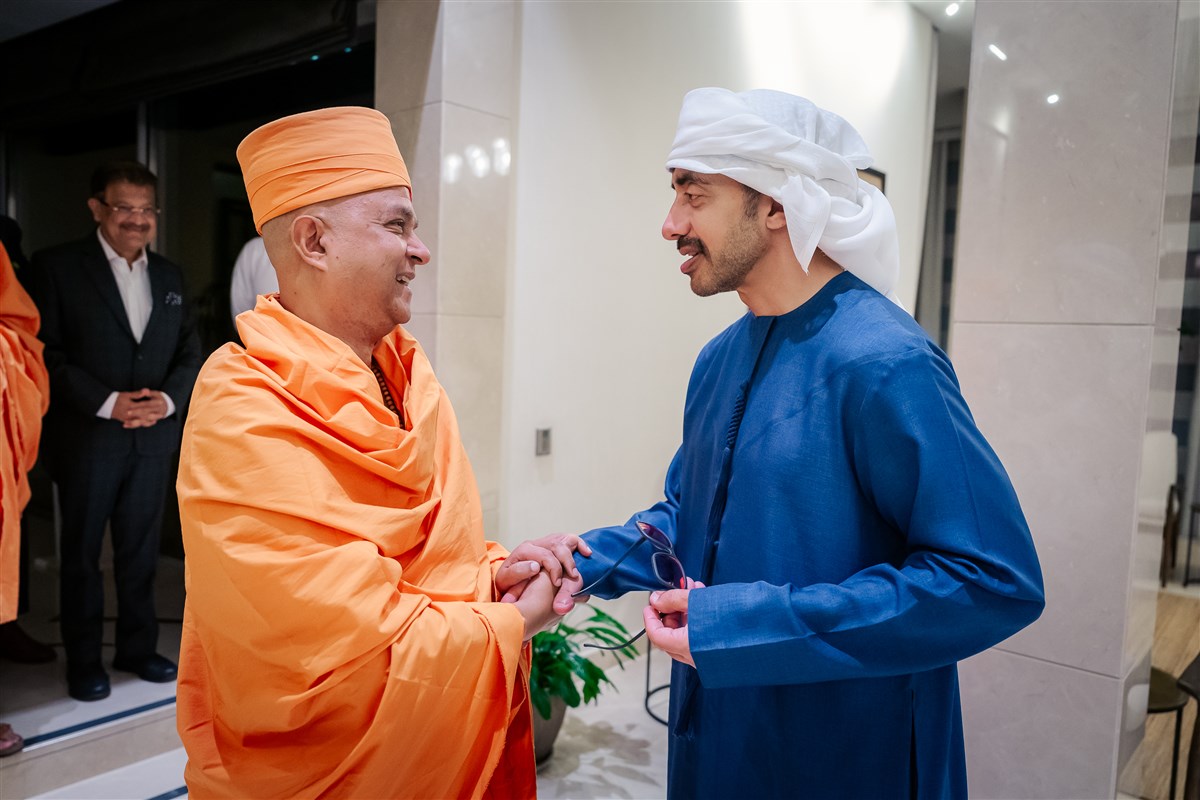 His Highness Abdullah Bin Zayed Meets Head of BAPS Hindu Mandir in Abu Dhabi