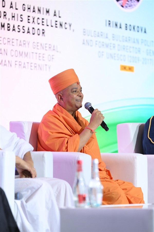 Swami Brahmaviharidas reflected that the BAPS Hindu Mandir, from united efforts to peaceful prayers, symbolizes coexistence and global harmony