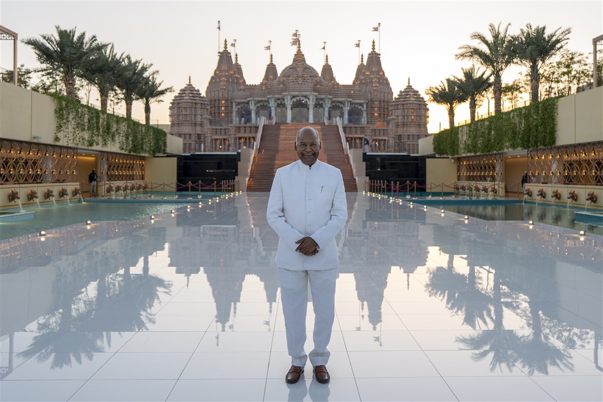 Shri Ram Nath Kovind in front of the BAPS Hindu Mandir, Abu Dhabi.