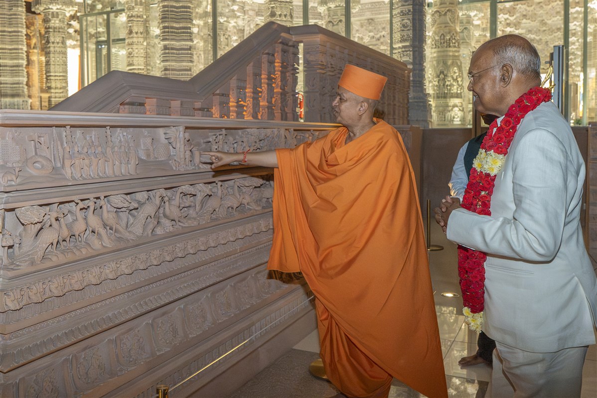 Swami Brahmaviharidas highlights on the Mandir’s role in uniting countries, cultures, and civilizations through a carving.