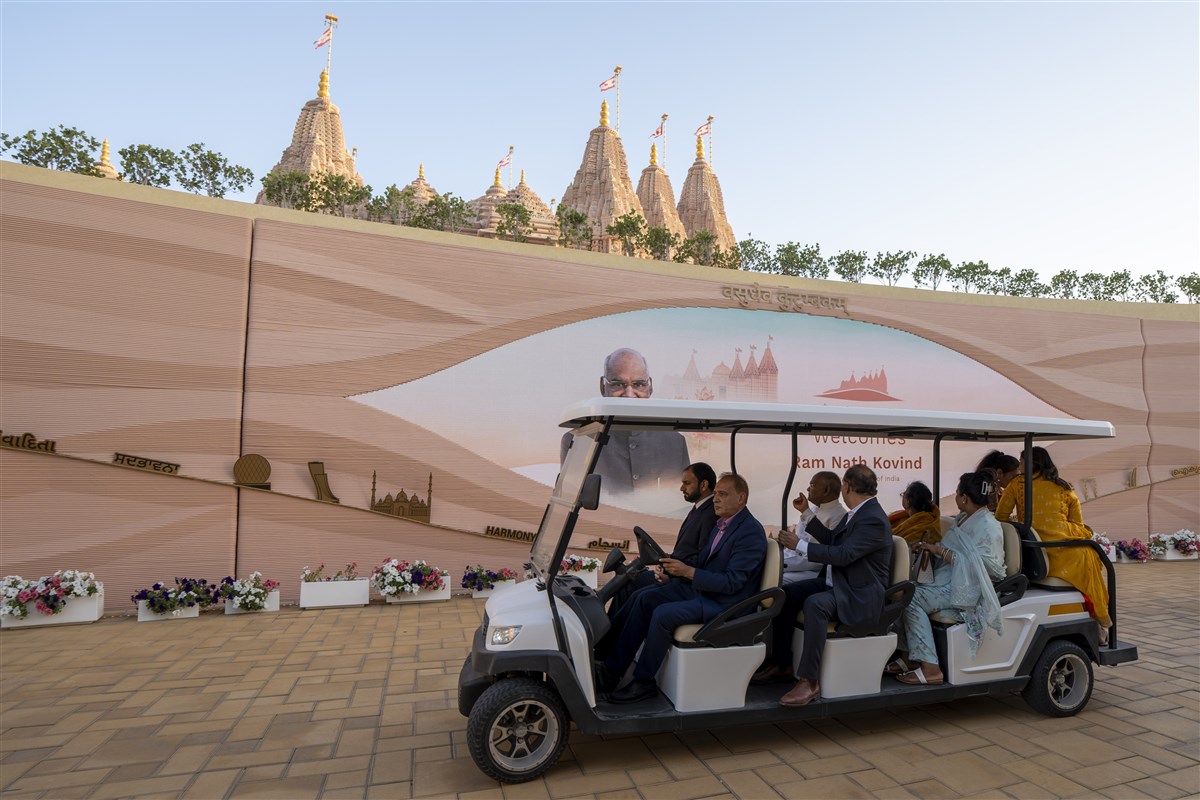 Shri Ram Nath Kovind and his family learn about the history and significance of the Wall of Harmony, one of , UAE’s largest 3D-printed walls.