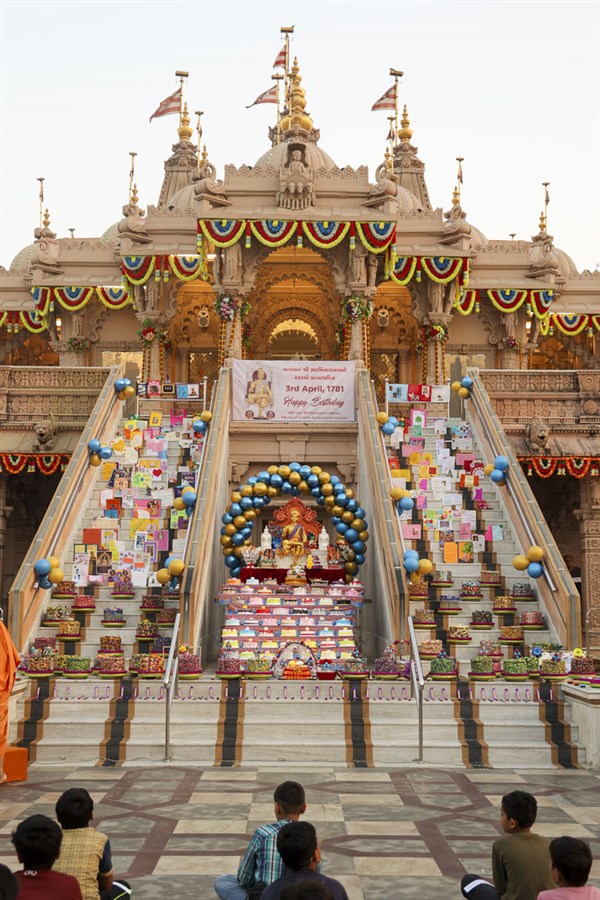 Annakut at Hari Mandir