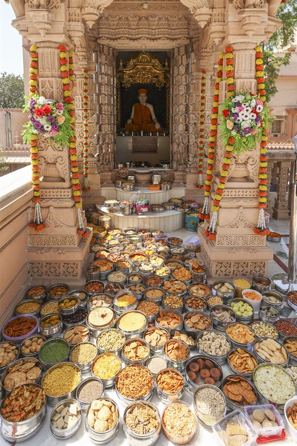 Annakut at Atladara Mandir