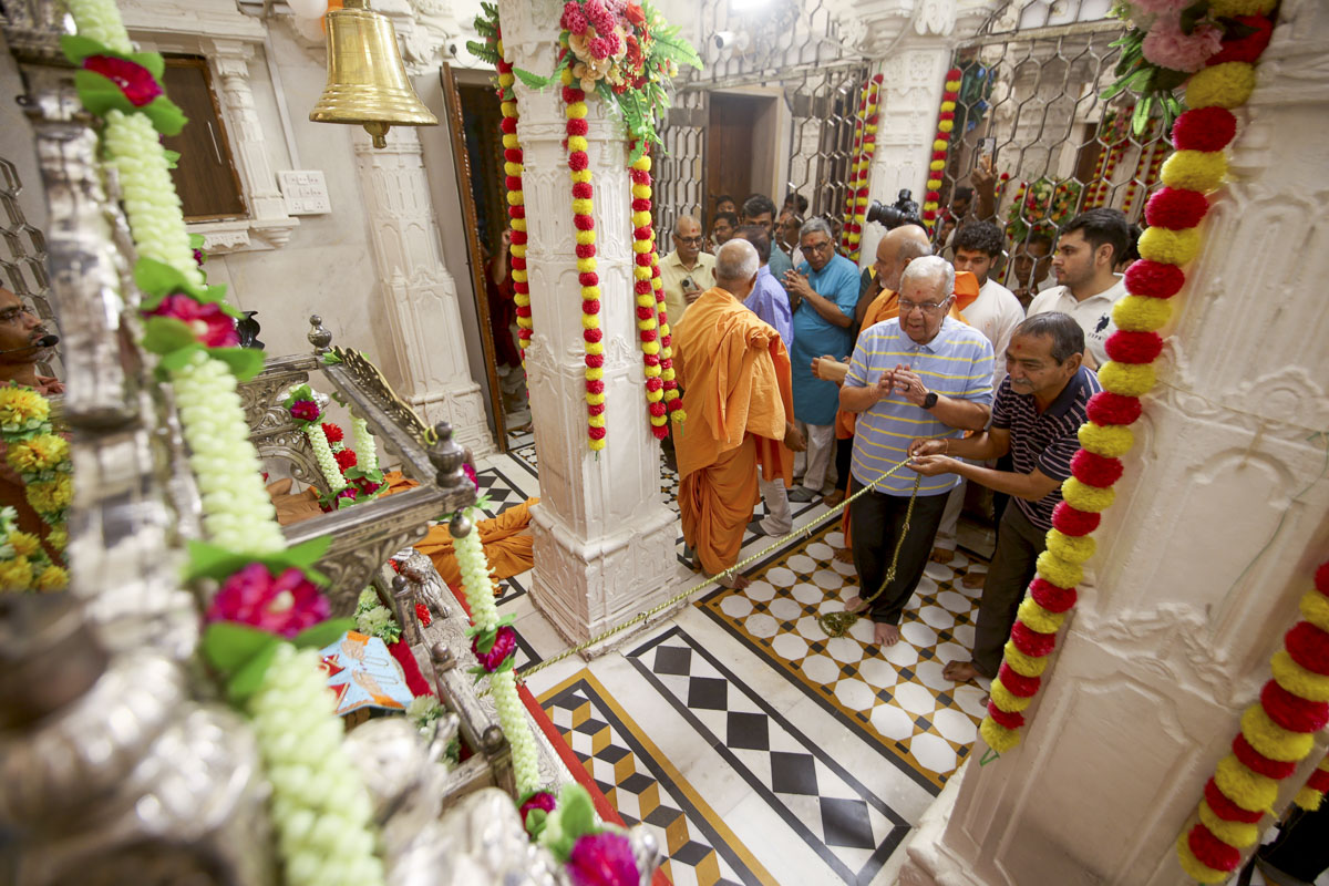 Shri Hari Jayanti Celebration Sabha