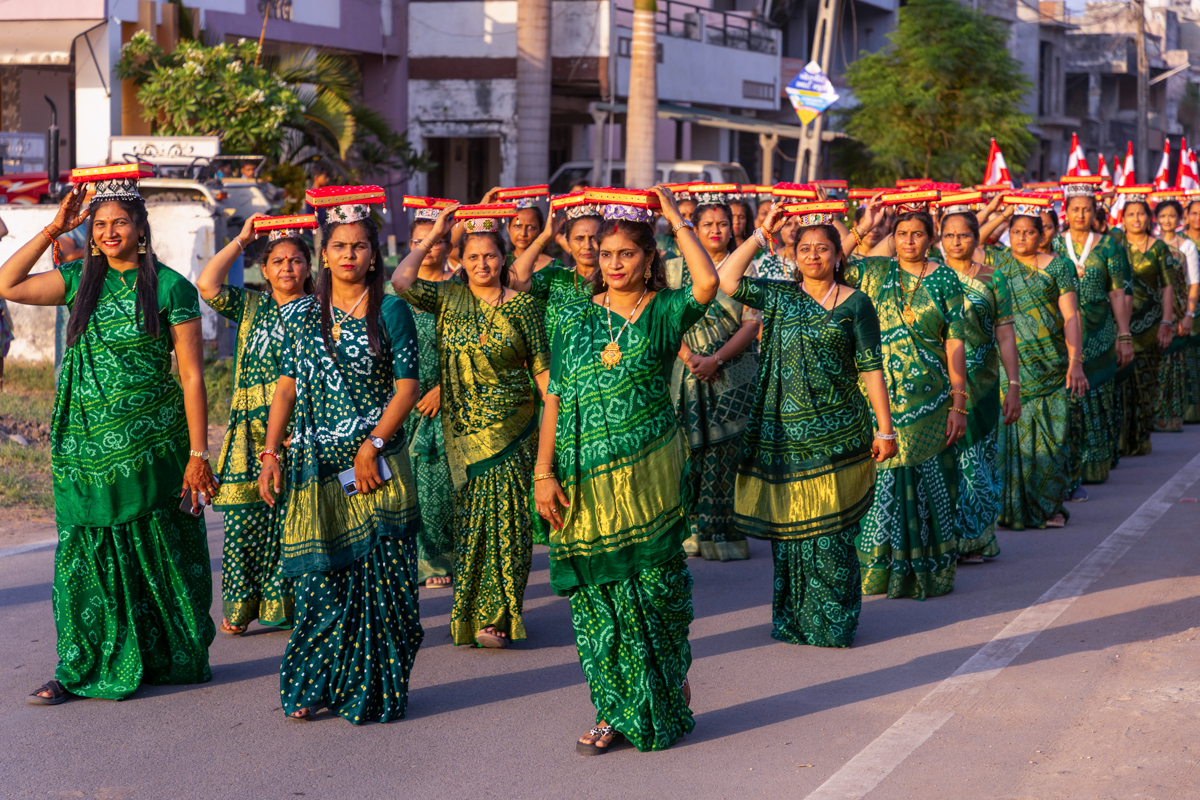 Nagar Yatra in the streets of Kanad