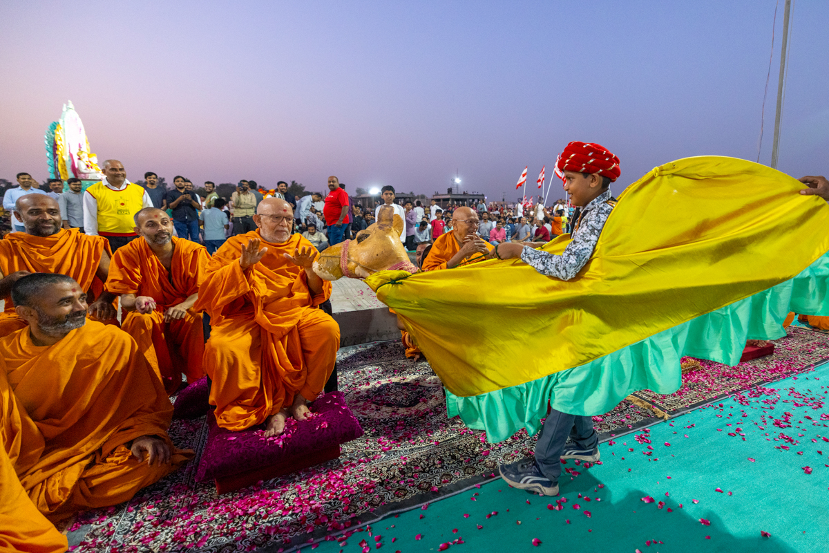 Nagar Yatra in the Akshardham campus