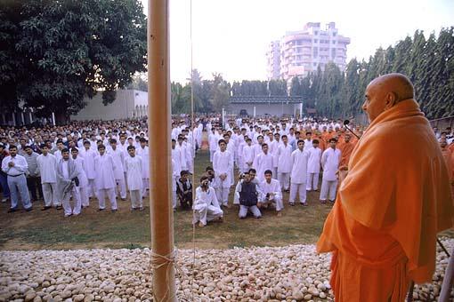 Swamishri during the National anthem