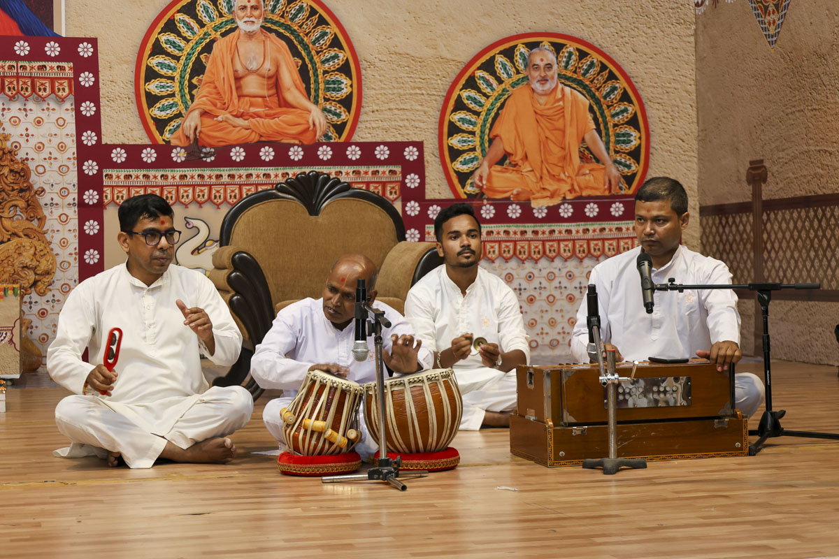 Ghare Ghare Satsang Diksha Homatmak Yagna, Kolkata