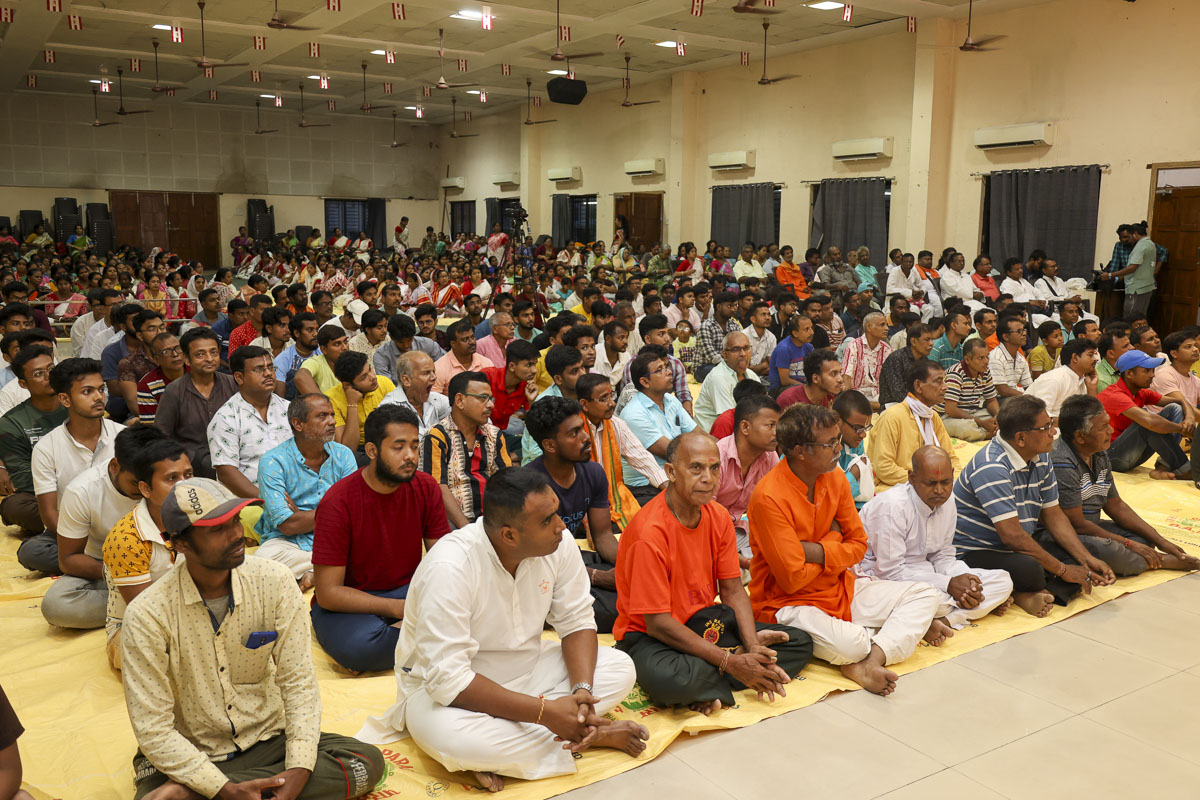 Ghare Ghare Satsang Diksha Homatmak Yagna, Kolkata