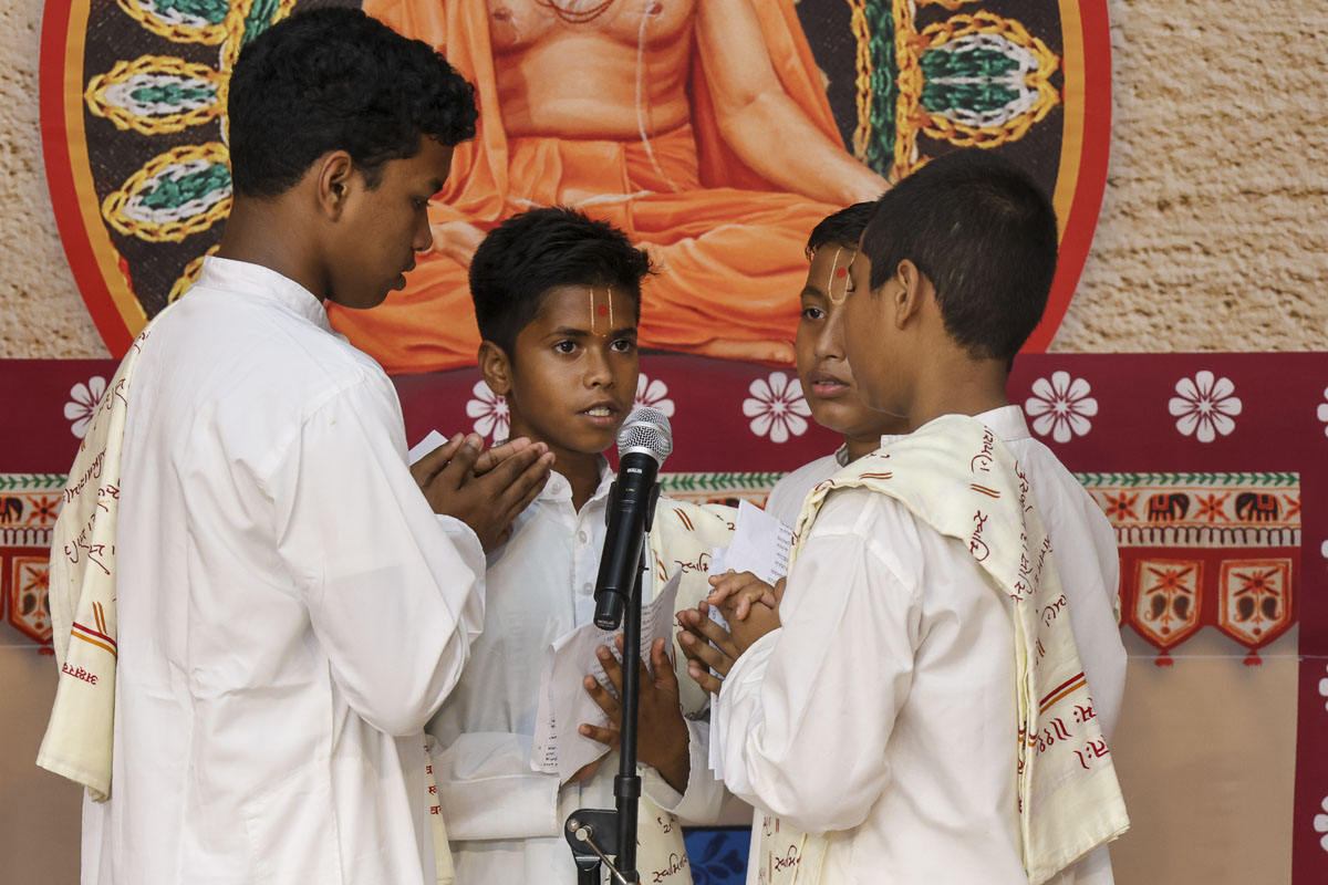 Ghare Ghare Satsang Diksha Homatmak Yagna, Kolkata