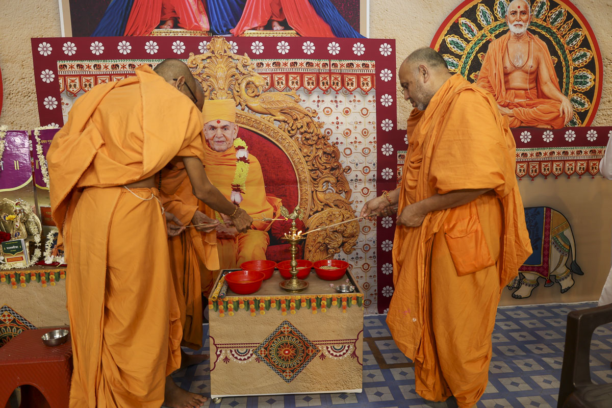 Ghare Ghare Satsang Diksha Homatmak Yagna, Kolkata