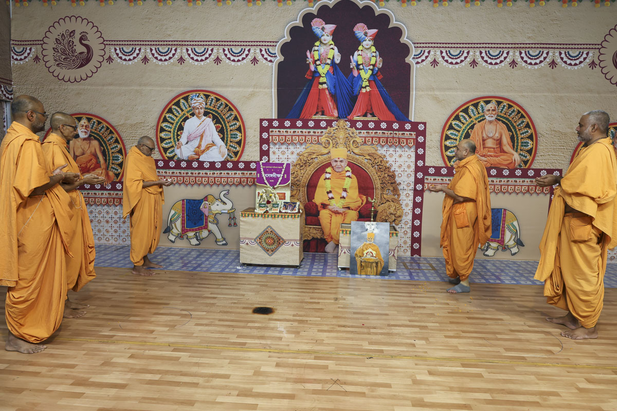 Ghare Ghare Satsang Diksha Homatmak Yagna, Kolkata
