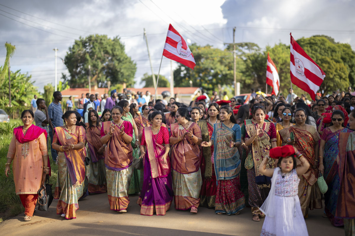 Devotees during the nagar yatra