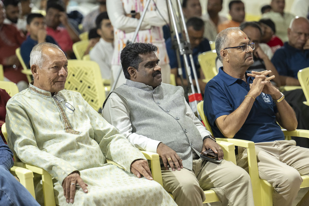Dignitaries and devotees during the Kirtan Aradhana assembly