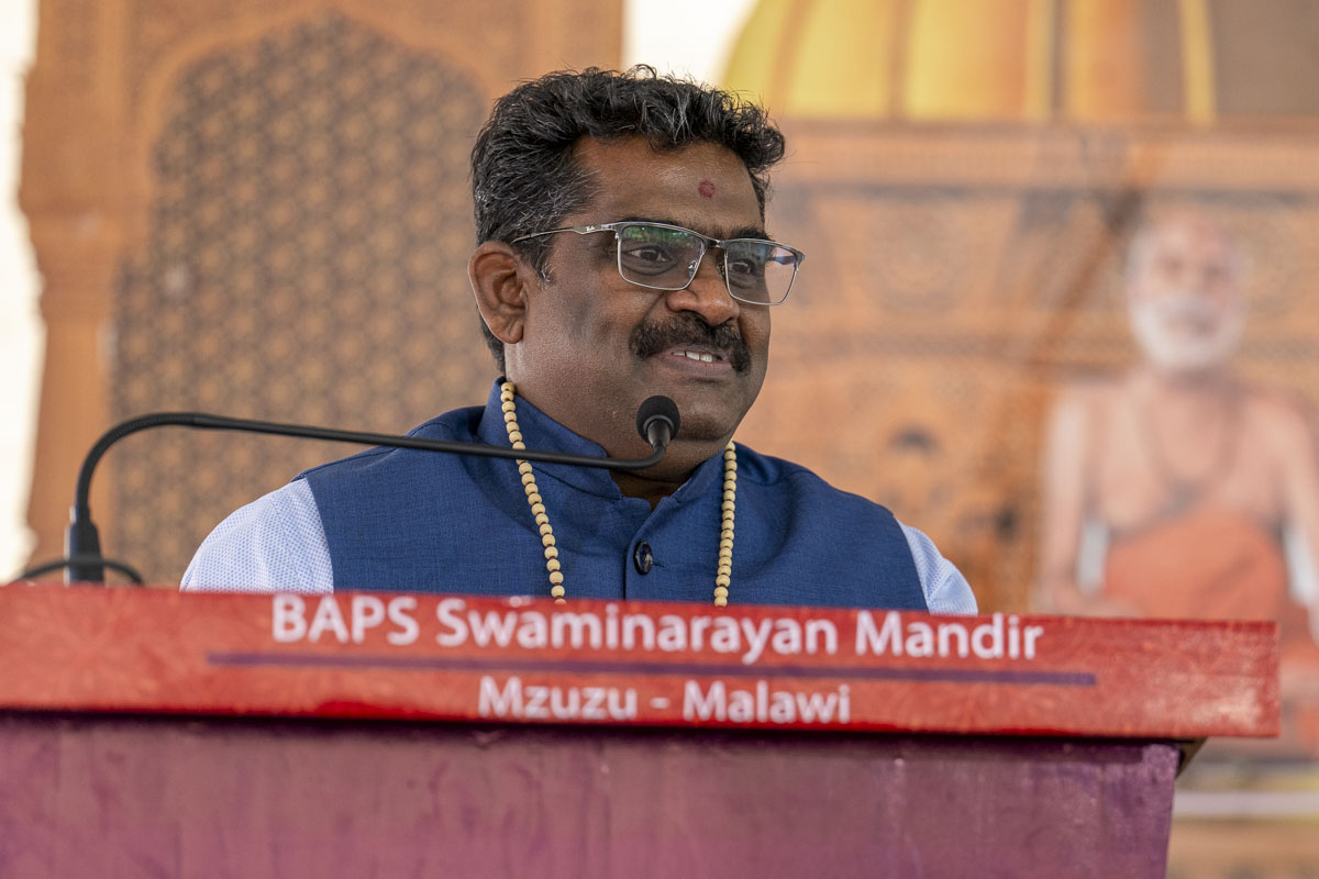 Mr. S Gopalkrishnan addresses the assembly