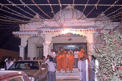 After having darshan at Shree Swaminarayan Mandir