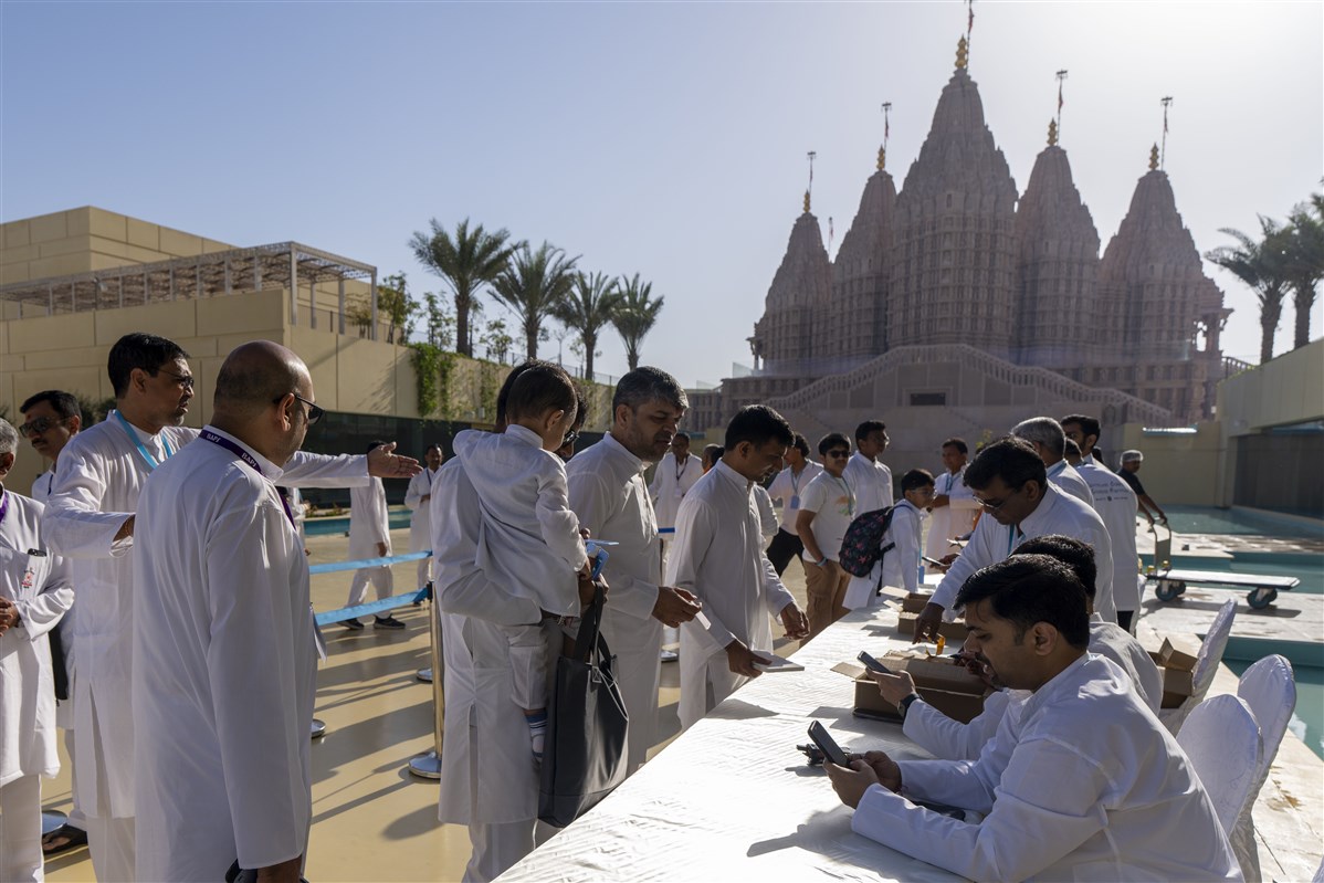 Participants register upon arrival