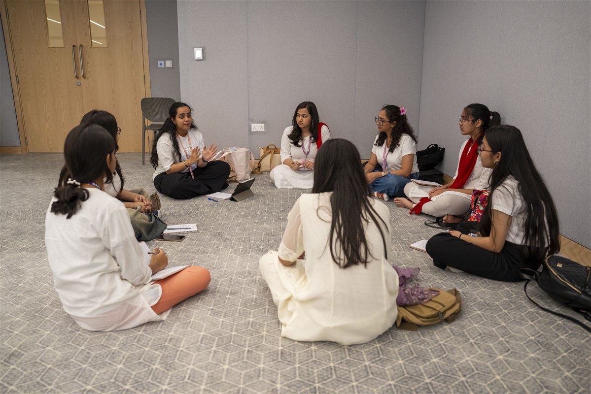 Kishoris participate in interactive group discussions