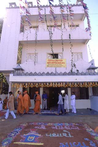 The newly consecrated Shree Swaminarayan Satsang Bhavan
