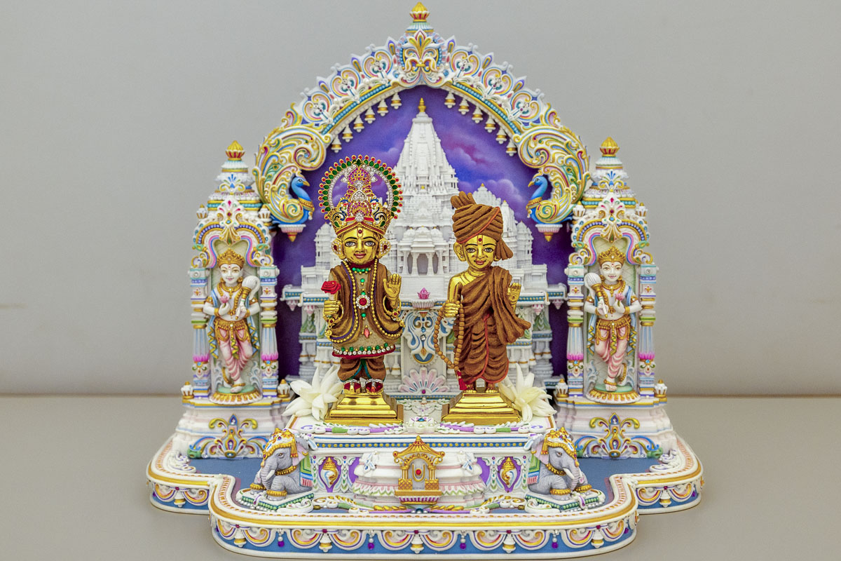 Shri Harikrishna Maharaj and Shri Gunatitanand Swami Maharaj