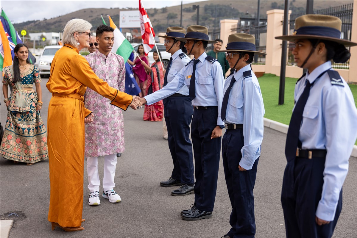 Governor-General Visits Canberra Mandir 