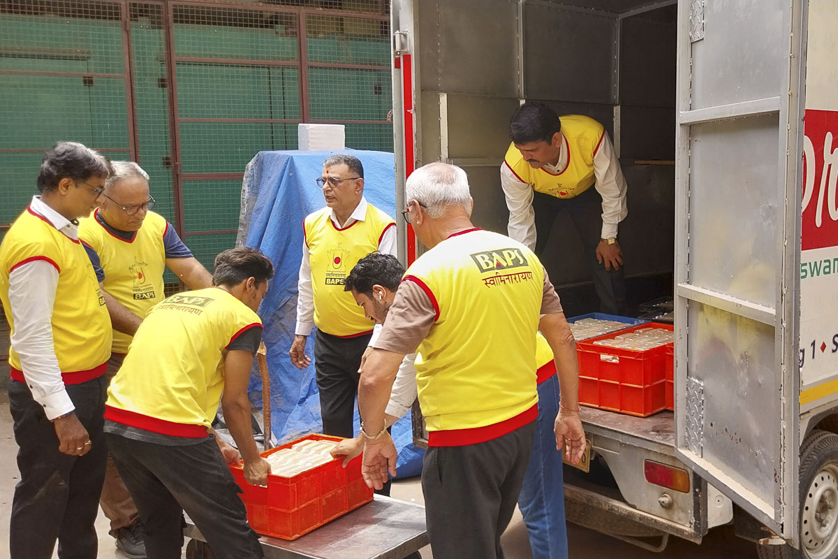 BAPS Volunteers Assist at Plane Crash Site, Ahmedabad