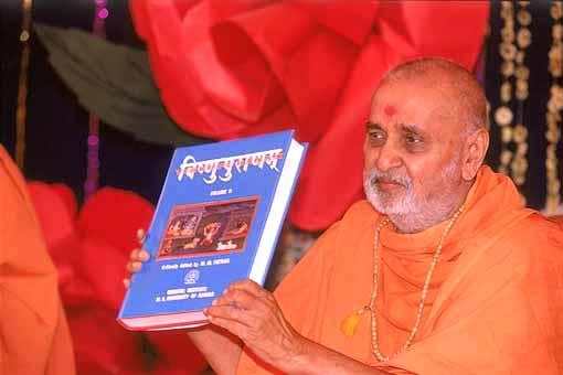   Inaugurates the Vishnupuranam - a critical edition published by M.S. University, Vadodara