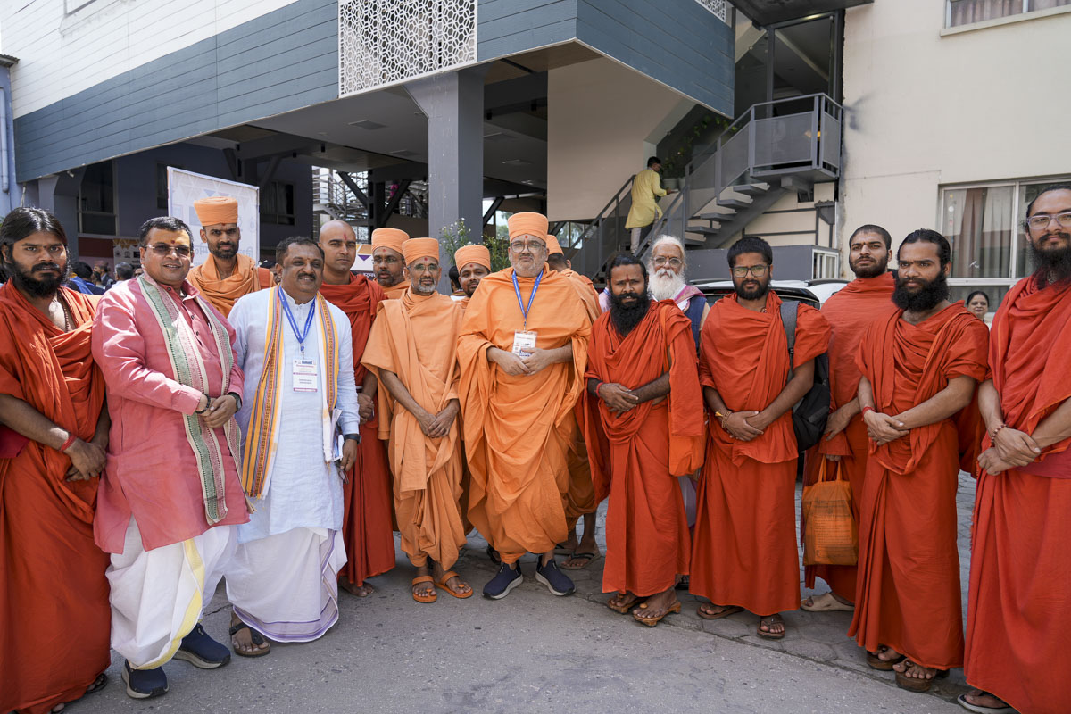 Bhadresh Swami, Dr. Atmatrupt Swami, alongside renowned Sanskrit scholars from across the globe