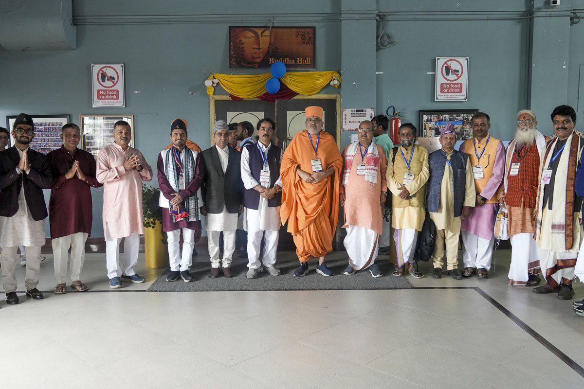 Bhadresh Swami, alongside renowned Sanskrit scholars from across the globe