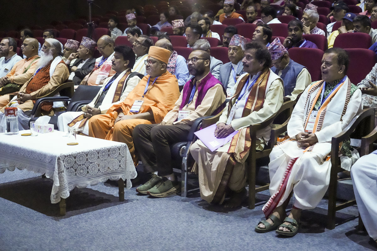 Bhadresh Swami and renowned Sanskrit scholars from across the globe, during the special panel on Akshar Purushottam Darshan