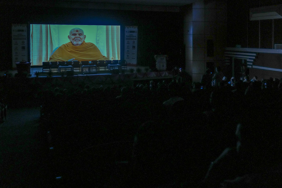 His Holiness Param Pujya Mahant Swami Maharaj blesses the 19ᵗʰ World Sanskrit Conference in Kathmandu, Nepal