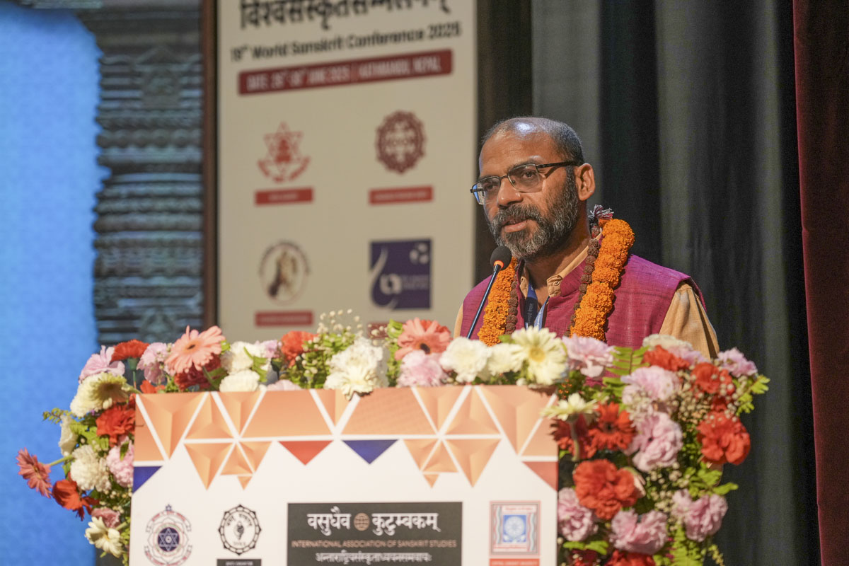 Prof. Sachchidananda Mishra, Member-Secretary of the Indian Council of Philosophical Research (ICPR), addresses the special panel on Akshar Purushottam Darshan