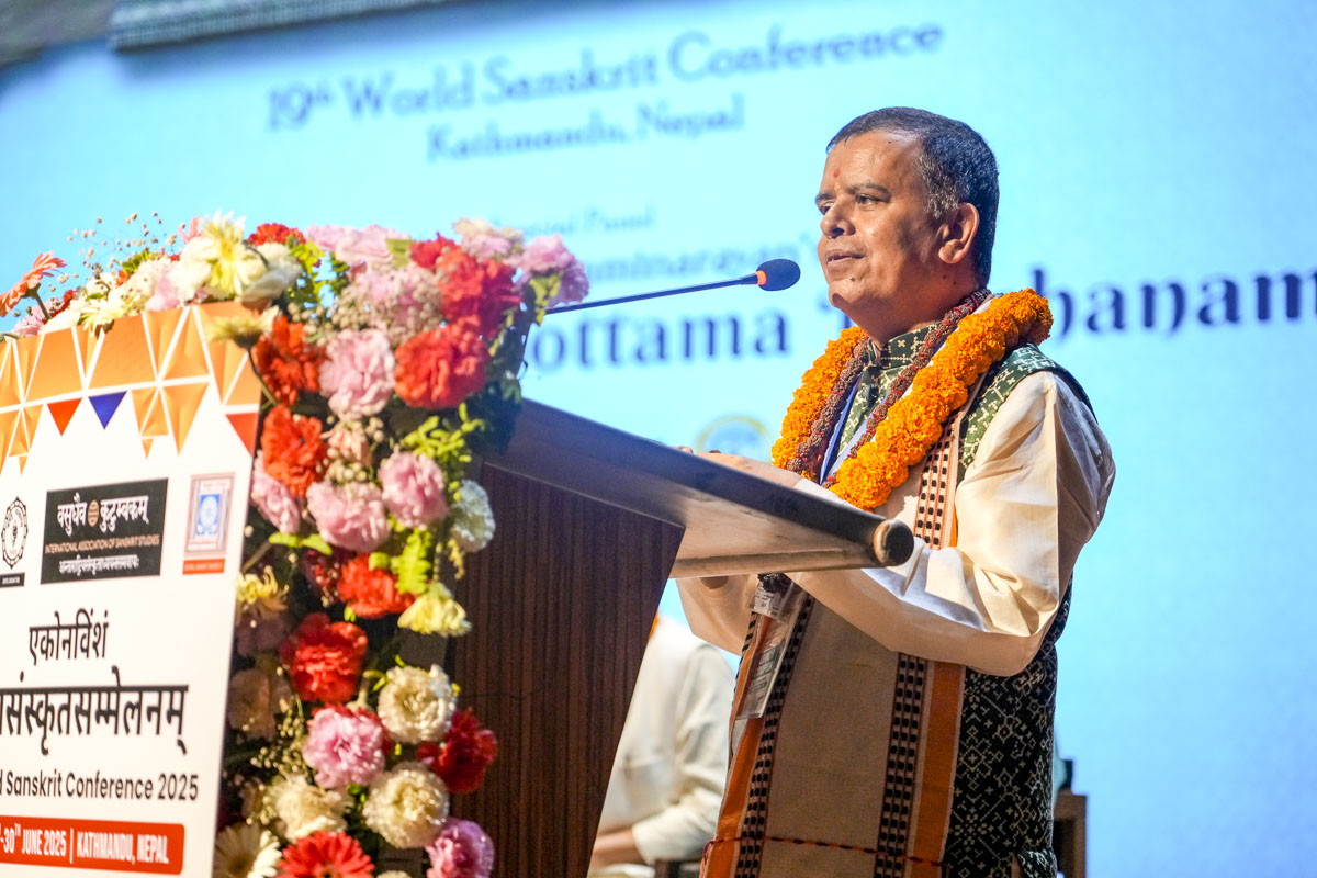 Prof. Sukant Kumar Senapati, Vice-Chancellor of Shree Somnath Sanskrit University, Veraval, addresses the special panel on Akshar Purushottam Darshan