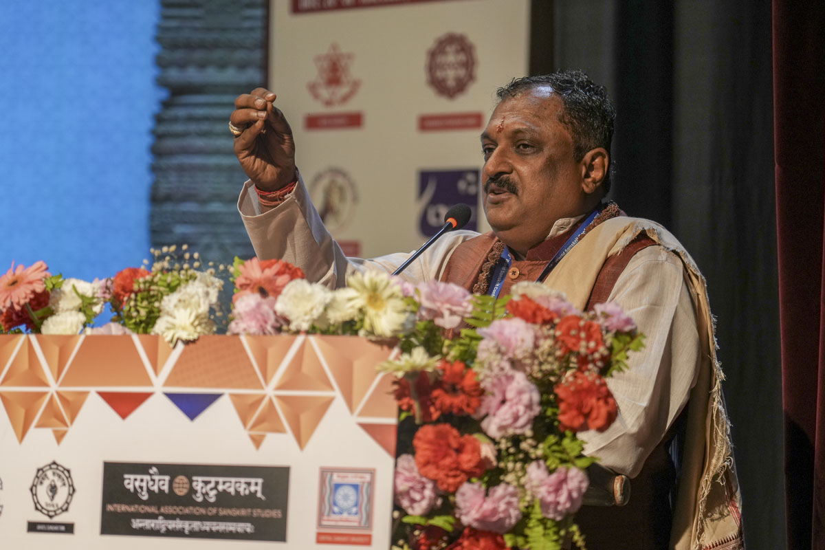 Prof. Shrinivasa Varakhedi, Vice-Chancellor of Central Sanskrit University, New Delhi, addresses the special panel on Akshar Purushottam Darshan