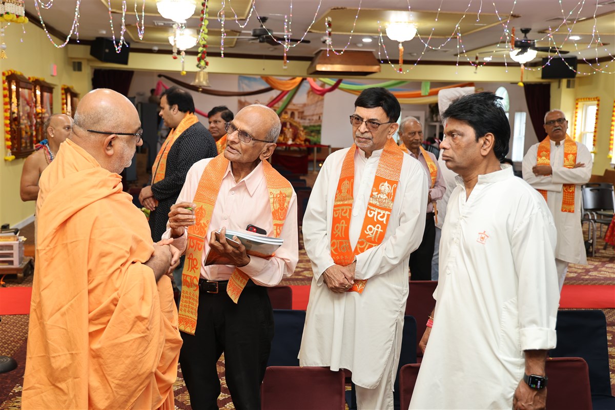 BAPS Swamis participate in HARI Mandir’s 50th Anniversary Celebration
