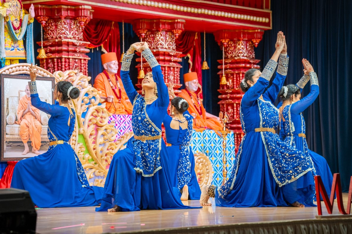 Mahila Din and Bhakti Tula