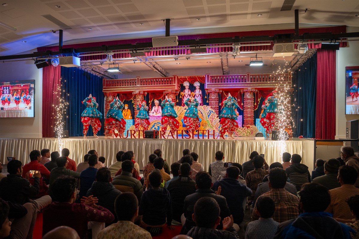Murti Pratishtha Sabha