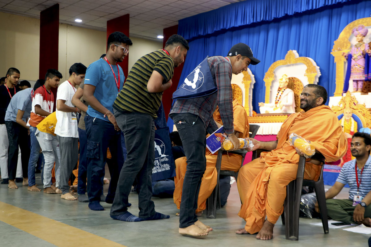 Yuva Shibir 2025: 'My Guru, My Life', Navsari