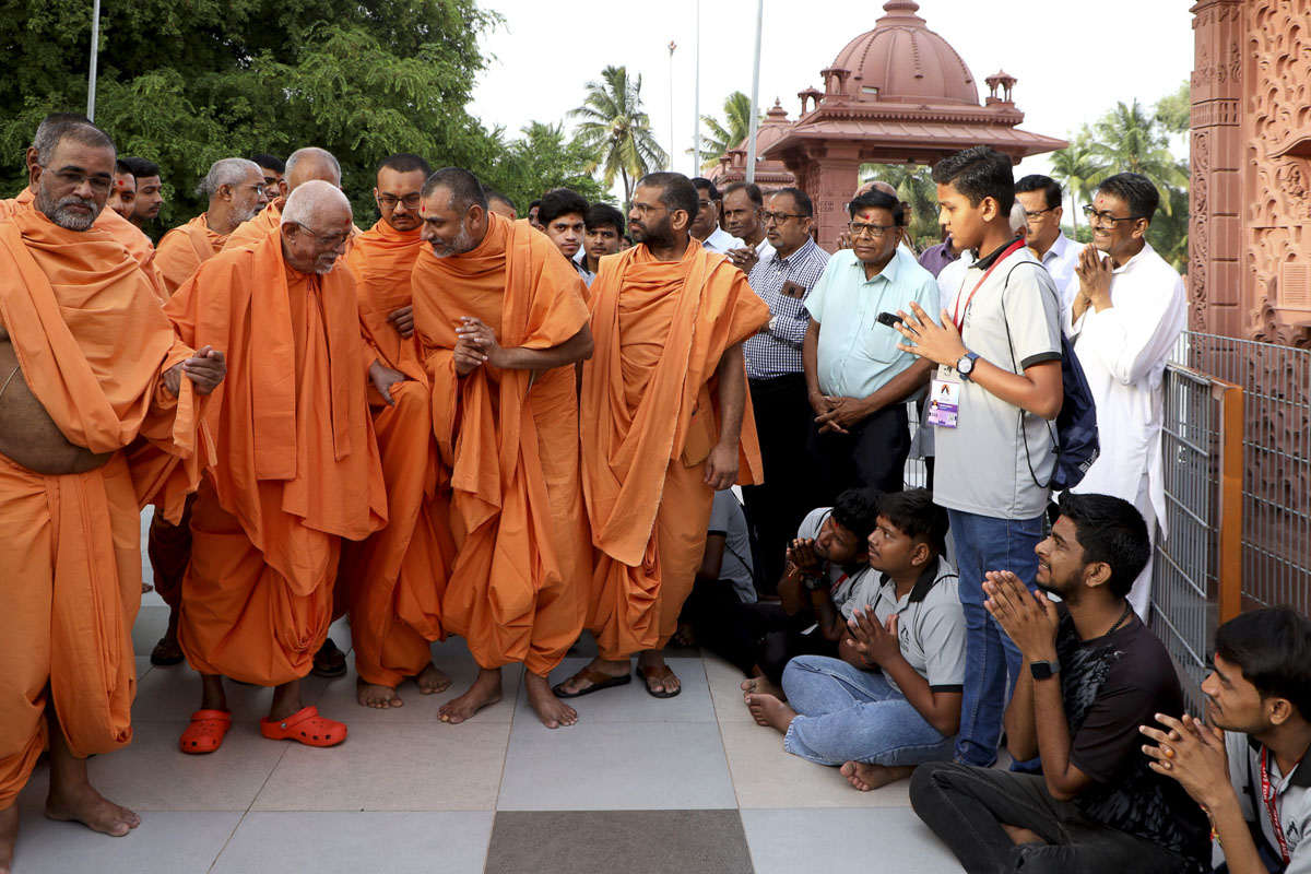 Yuva Shibir 2025: 'My Guru, My Life', Navsari