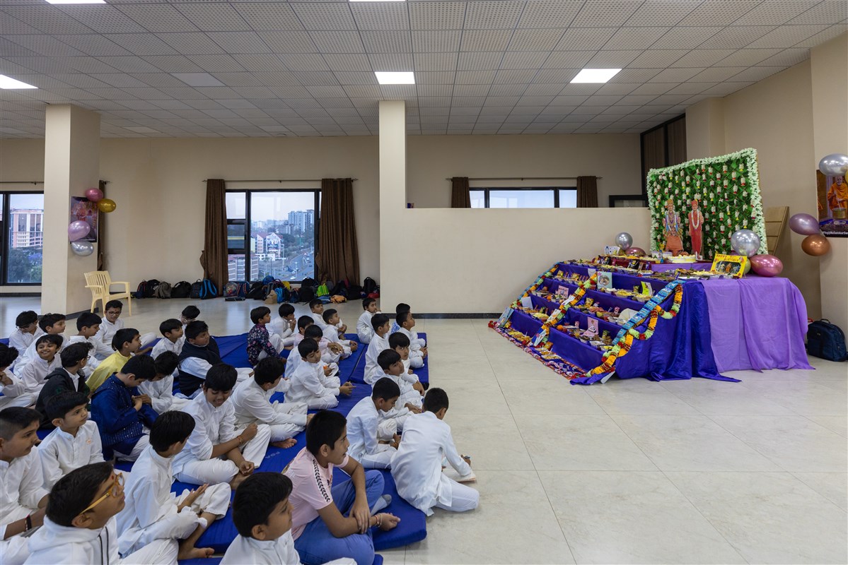 HH Mahant Swami Maharaj’s 92nd Birthday Assembly, Nairobi