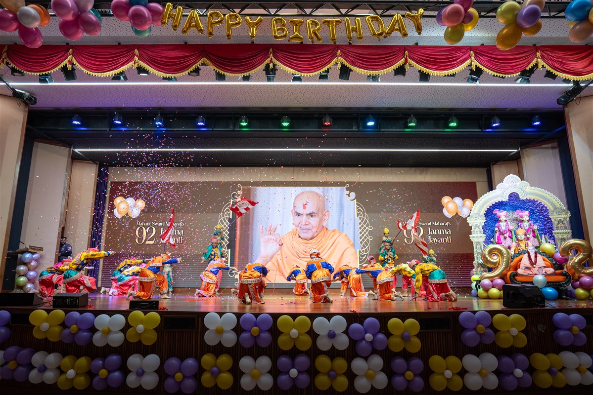 HH Mahant Swami Maharaj’s 92nd Birthday Assembly, Nairobi