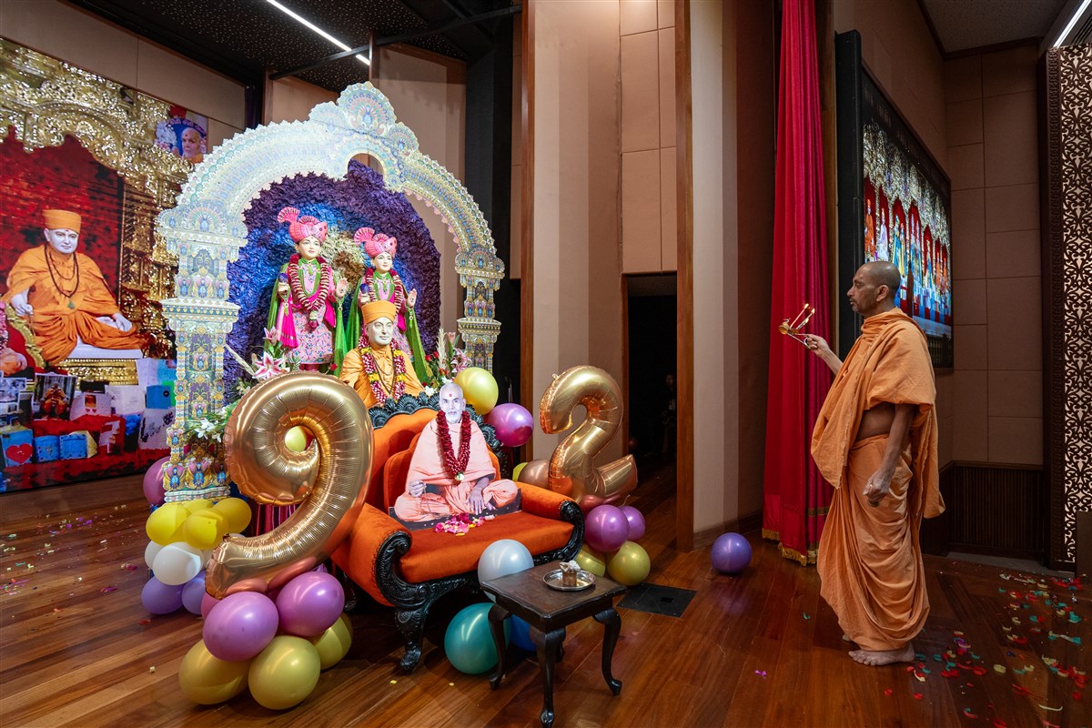 HH Mahant Swami Maharaj’s 92nd Birthday Assembly, Nairobi