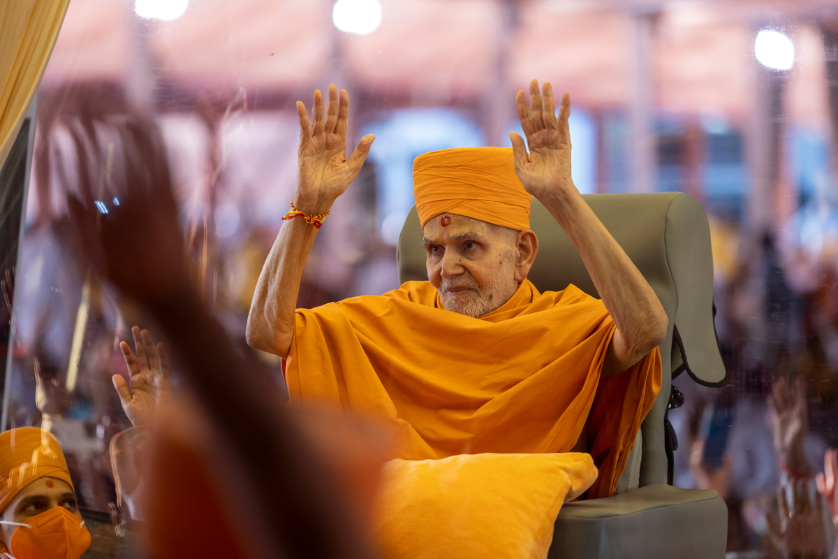 Swamishri hails 'Jodhpur Mandir Mahotsav ni jai'