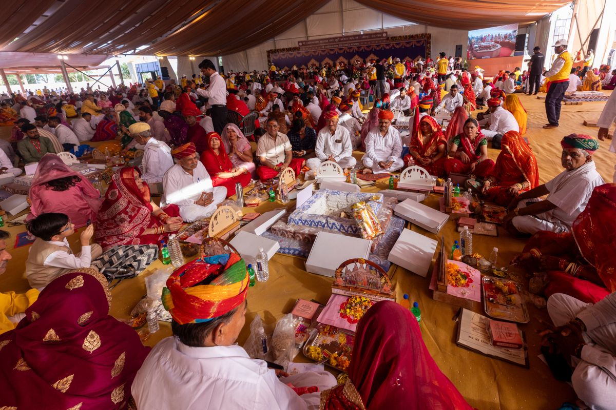 Devotees and well-wishers participate in the yagna rituals