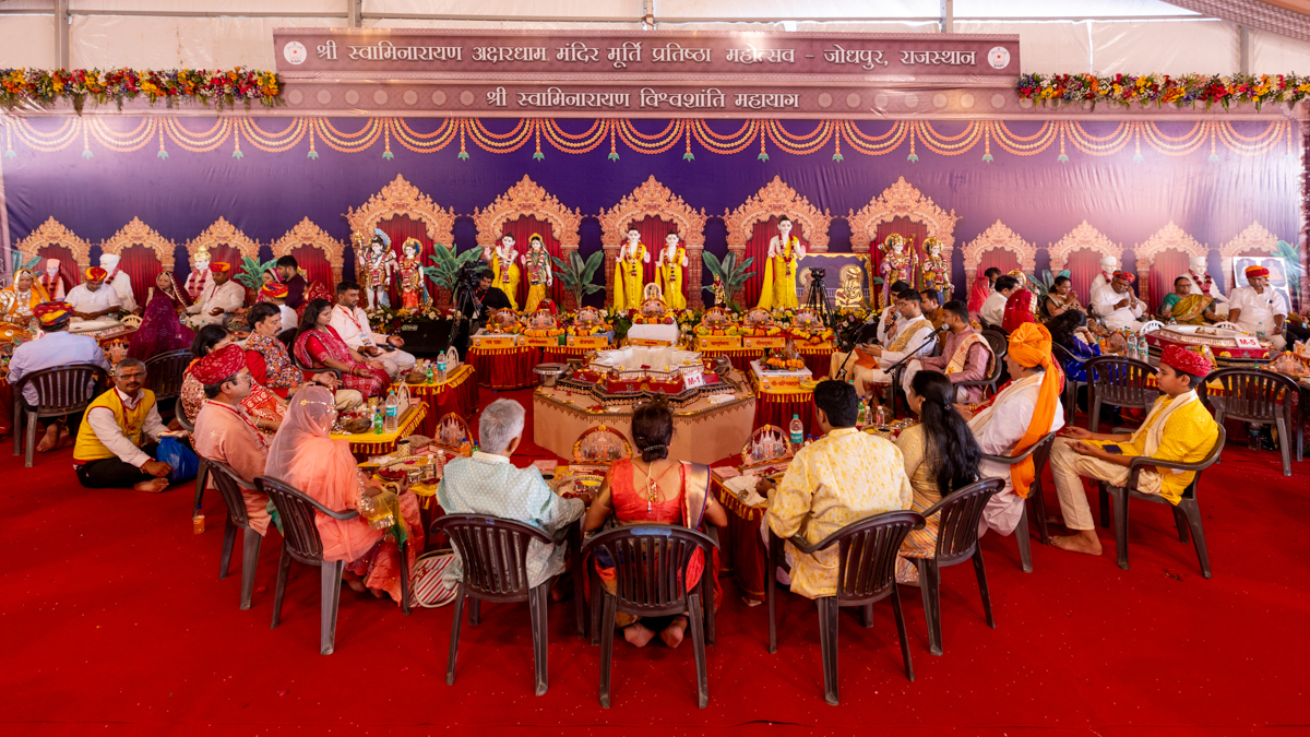 Devotees and well-wishers participate in the yagna rituals