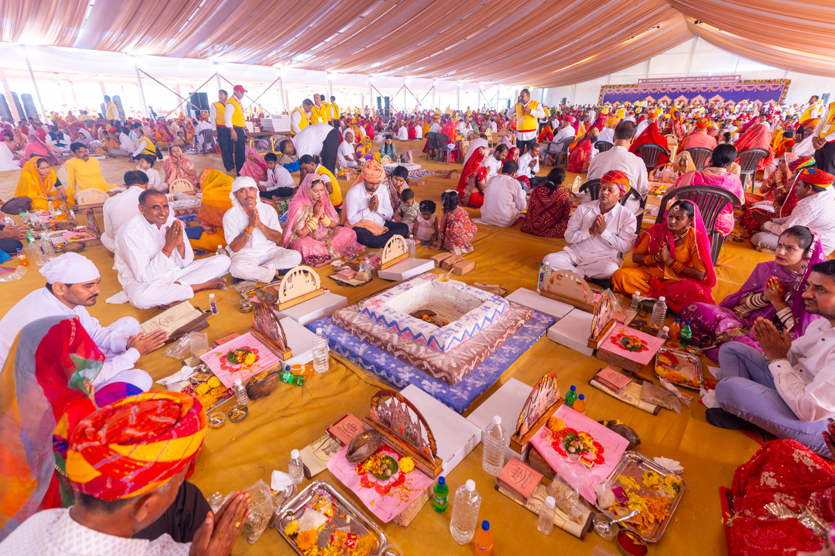 Devotees and well-wishers participate in the yagna rituals