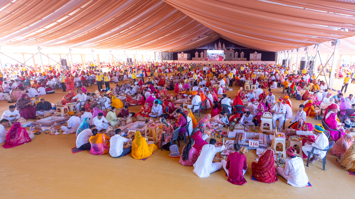 Devotees and well-wishers participate in the yagna rituals