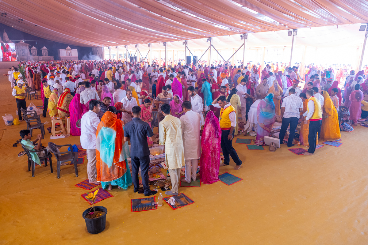 Devotees and well-wishers participate in the yagna rituals