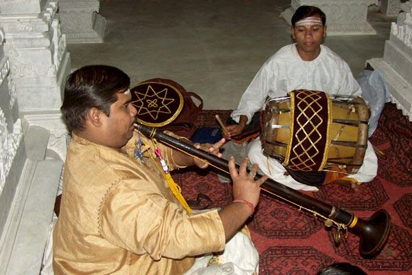 Traditional shehnai and dhol filled the air with auspicious notes